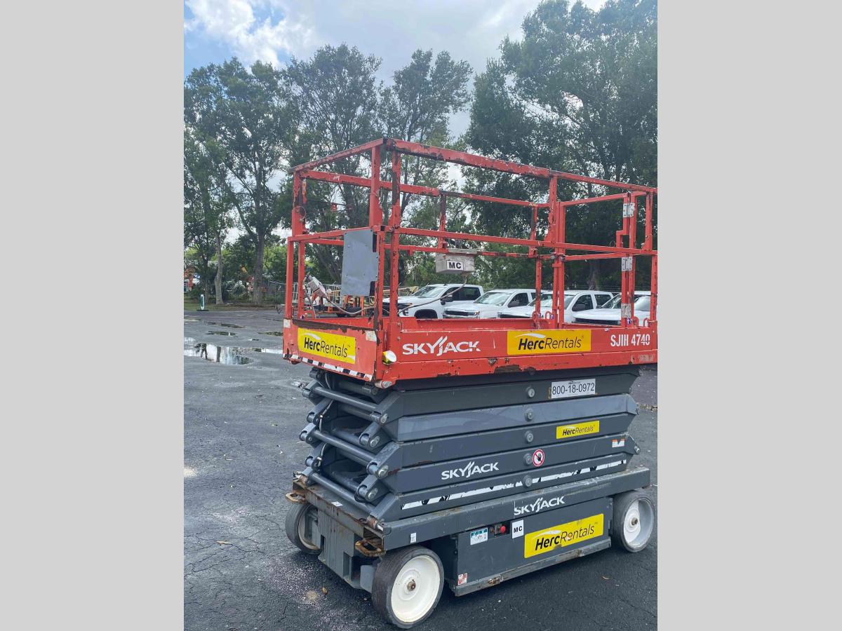 2017 Skyjack SJ4740-4
