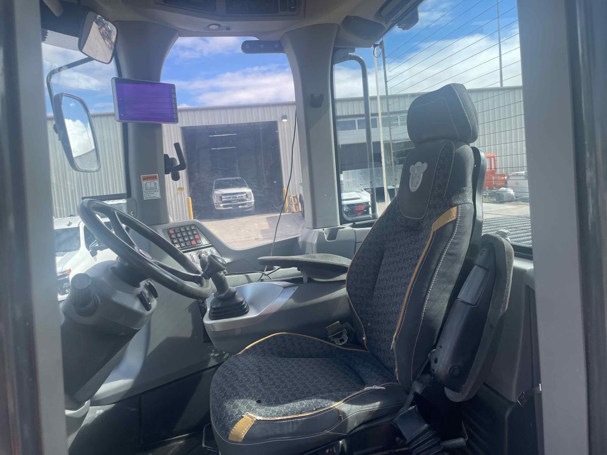 2019 Case 621G