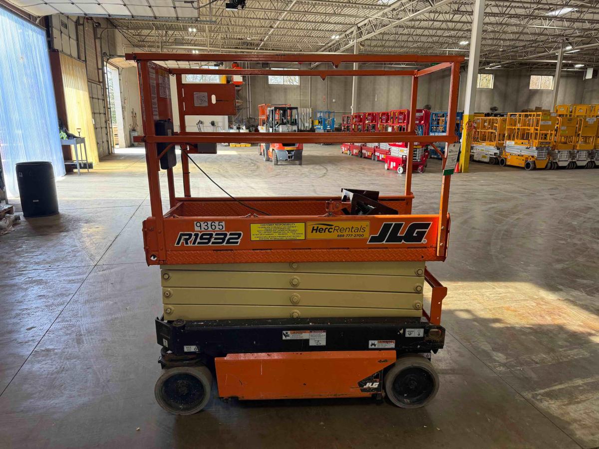 2018 JLG 1932R