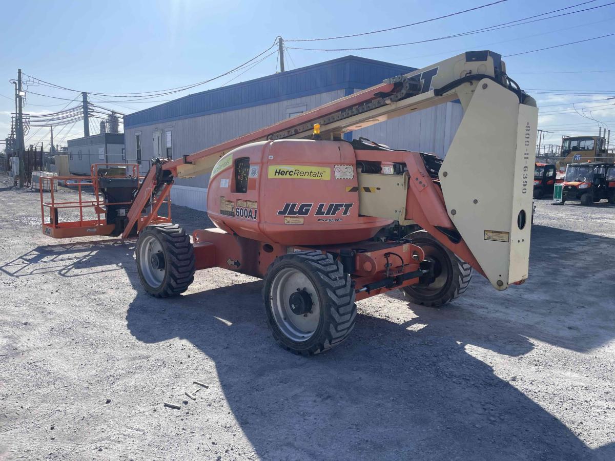 2016 JLG 600AJ