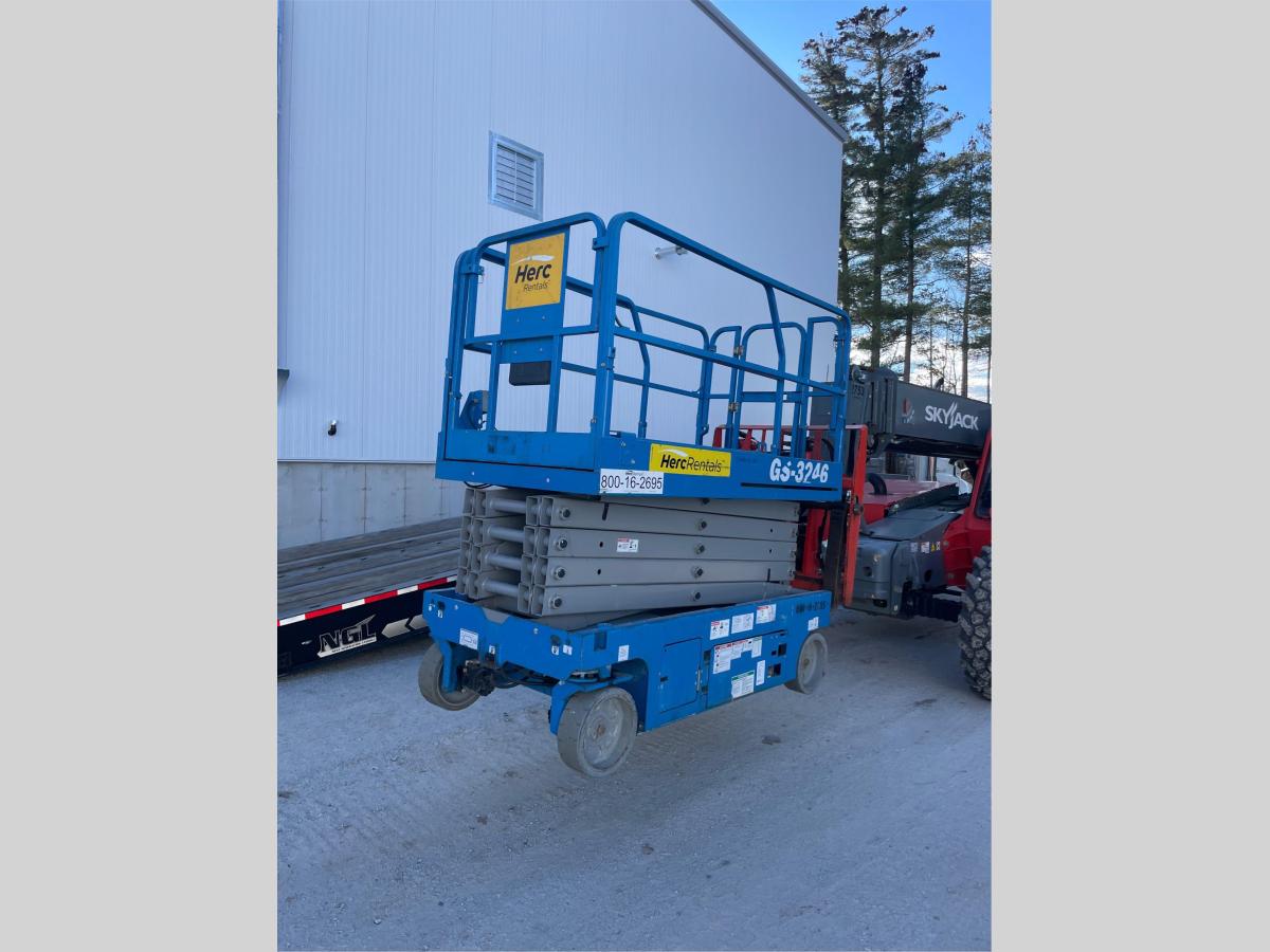 2017 Genie GS-3246