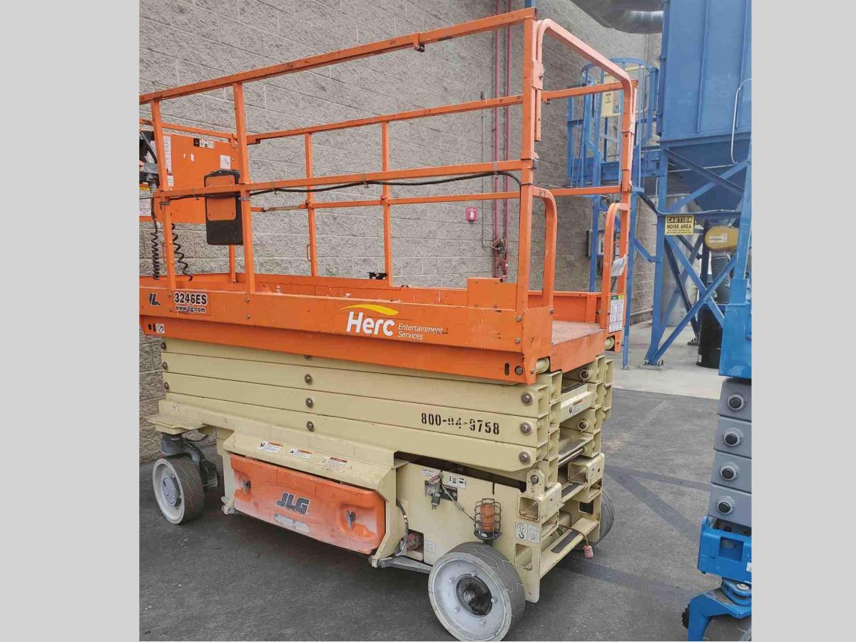 2015 JLG 3246ES-1