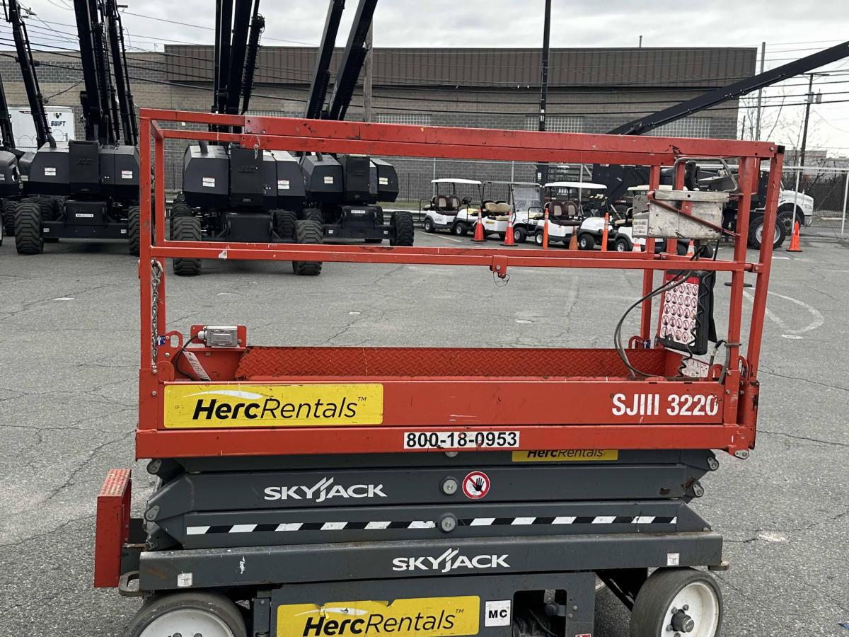 2017 Skyjack SJ-3220