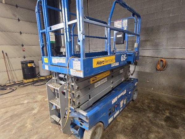 2018 Genie GS-3246