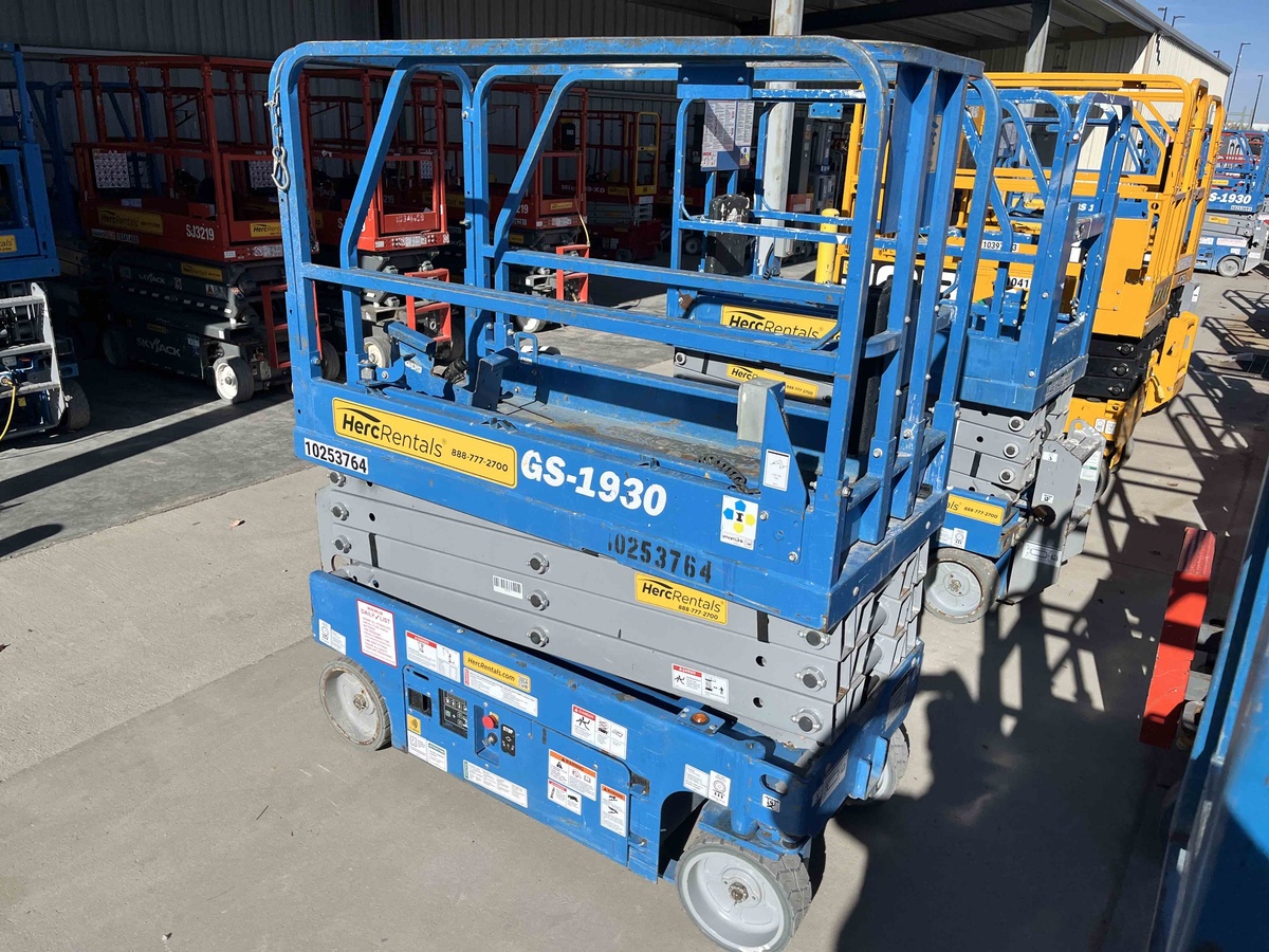2018 Genie GS-1930