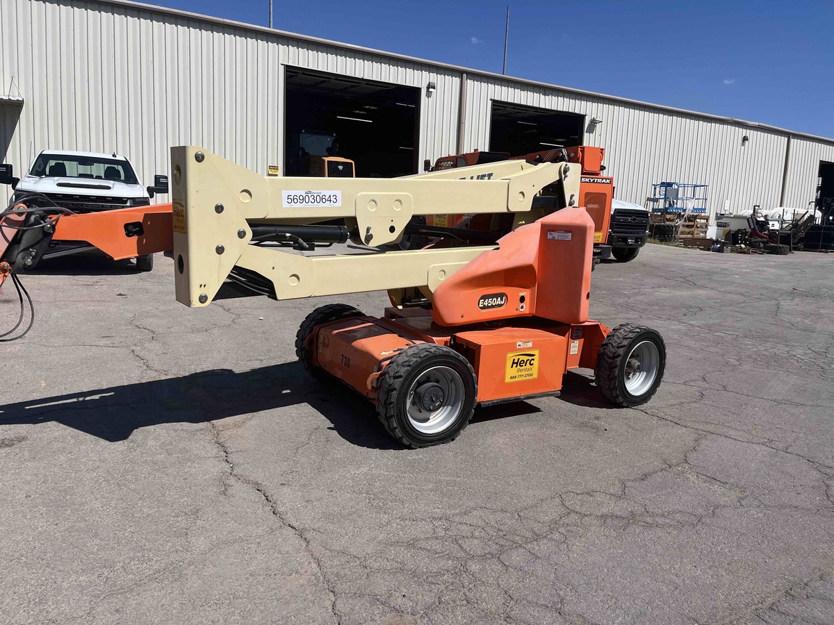 2016 JLG E450AJ-6