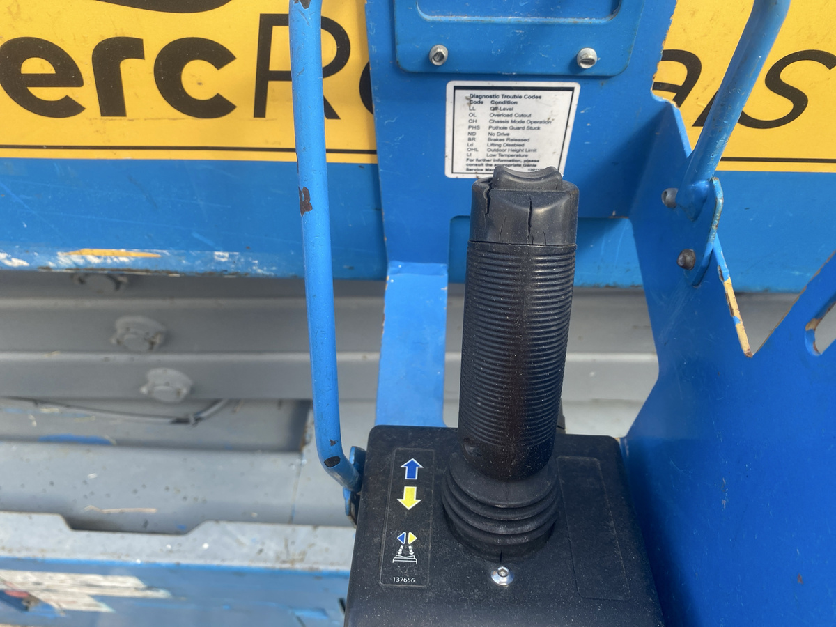 2016 Genie GS-3246-9