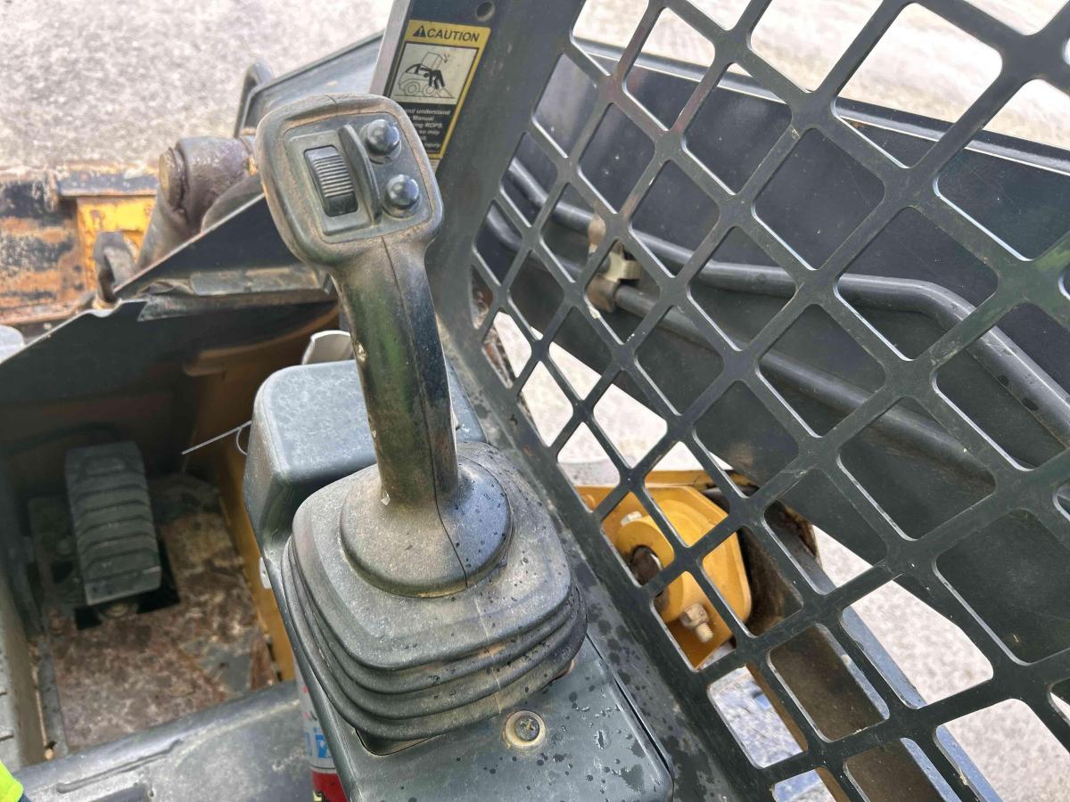 2021 John Deere 317G-11