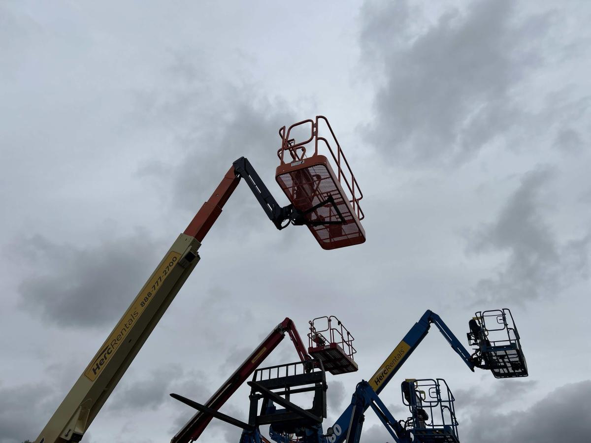 2012 JLG 660SJ-10