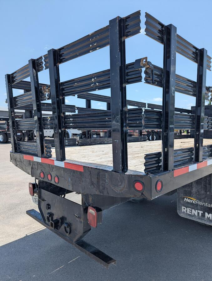 2015 Ford F750-8