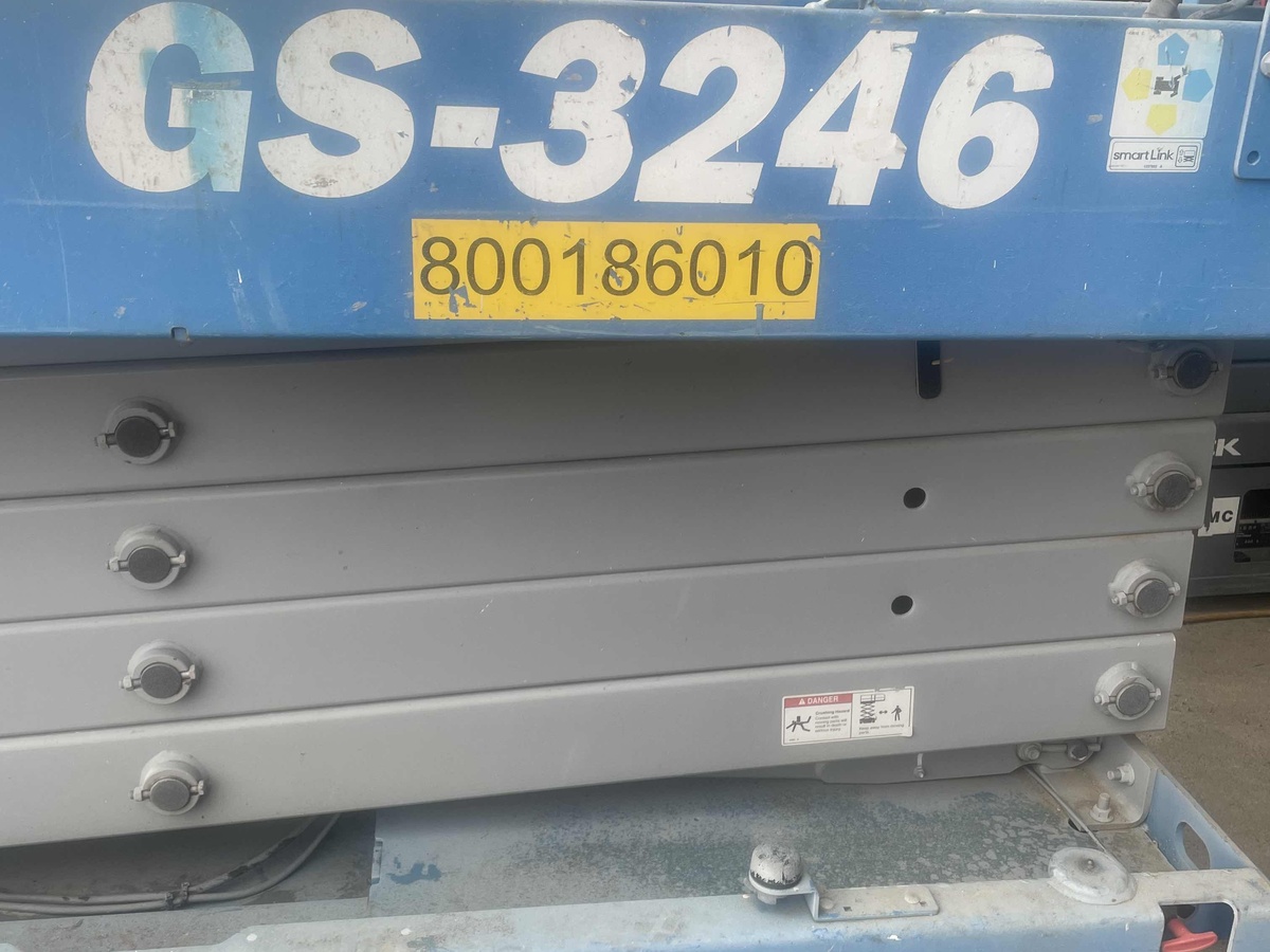 2017 Genie GS-3246-5