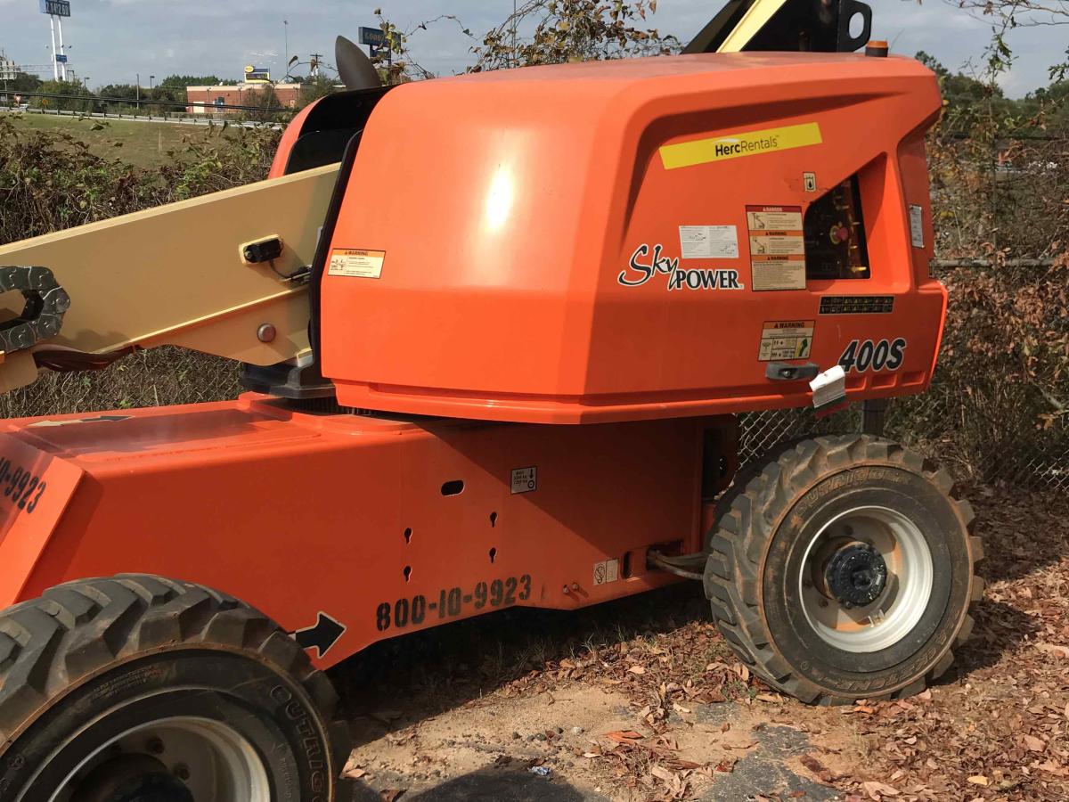2016 JLG 400S