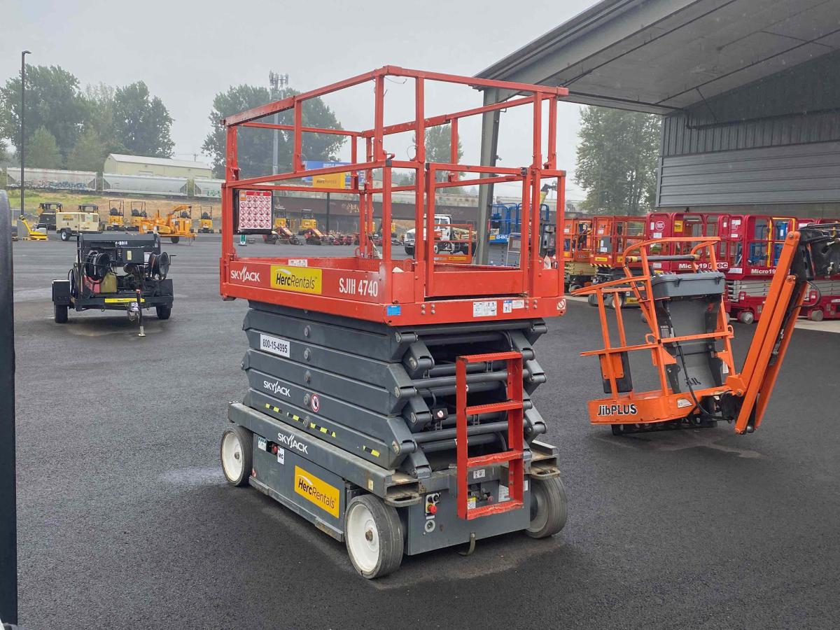 2017 Skyjack SJ4740