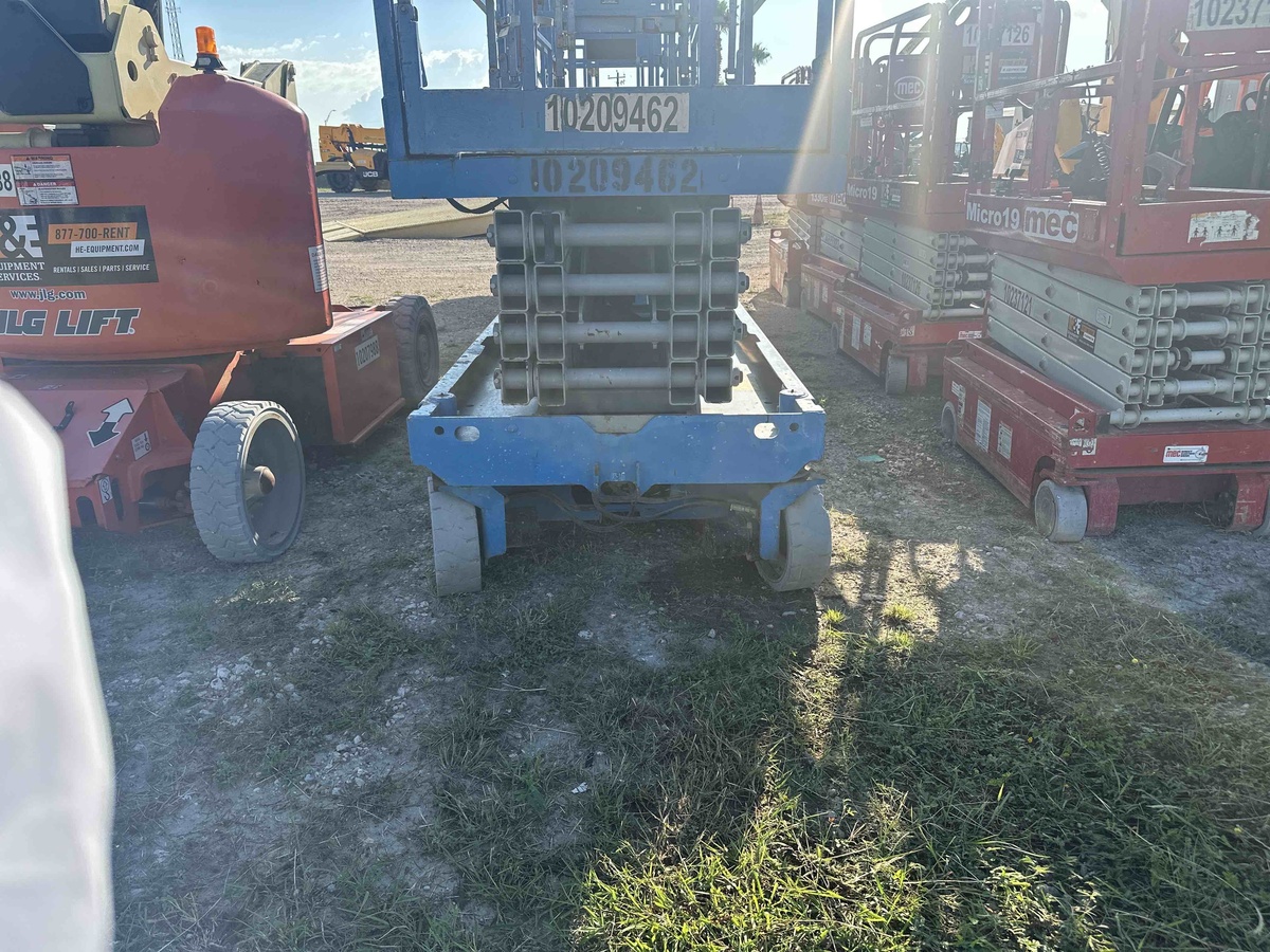 2017 Genie GS-3246-4