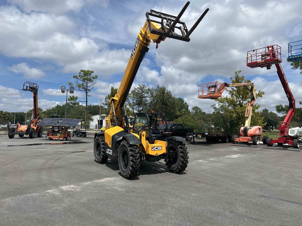 2022 JCB 507-42-2
