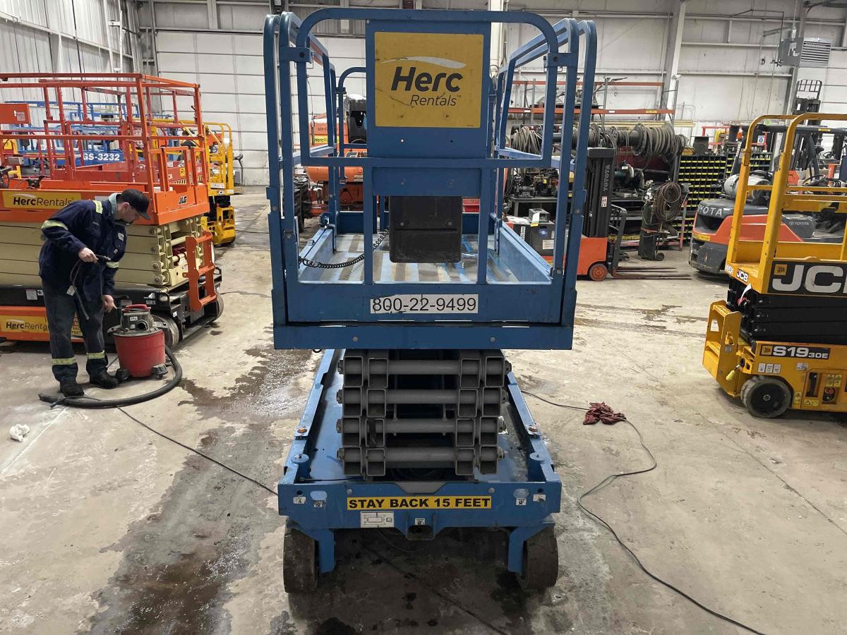 2018 Genie GS-3246