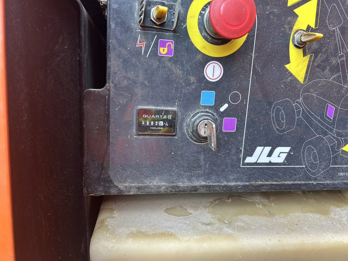 2017 JLG 660SJ-11