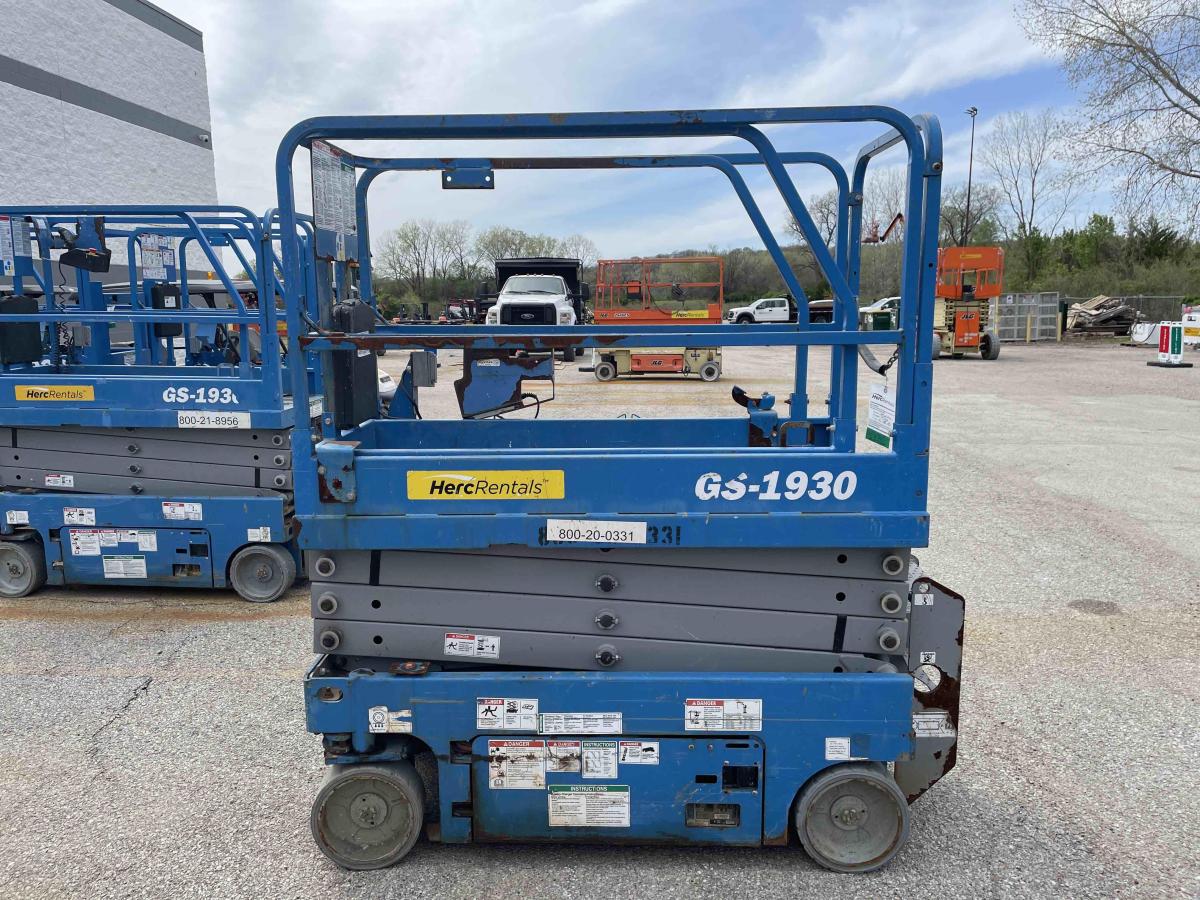 2018 Genie GS-1930