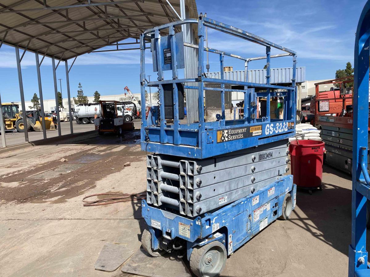 2016 Genie GS-3232