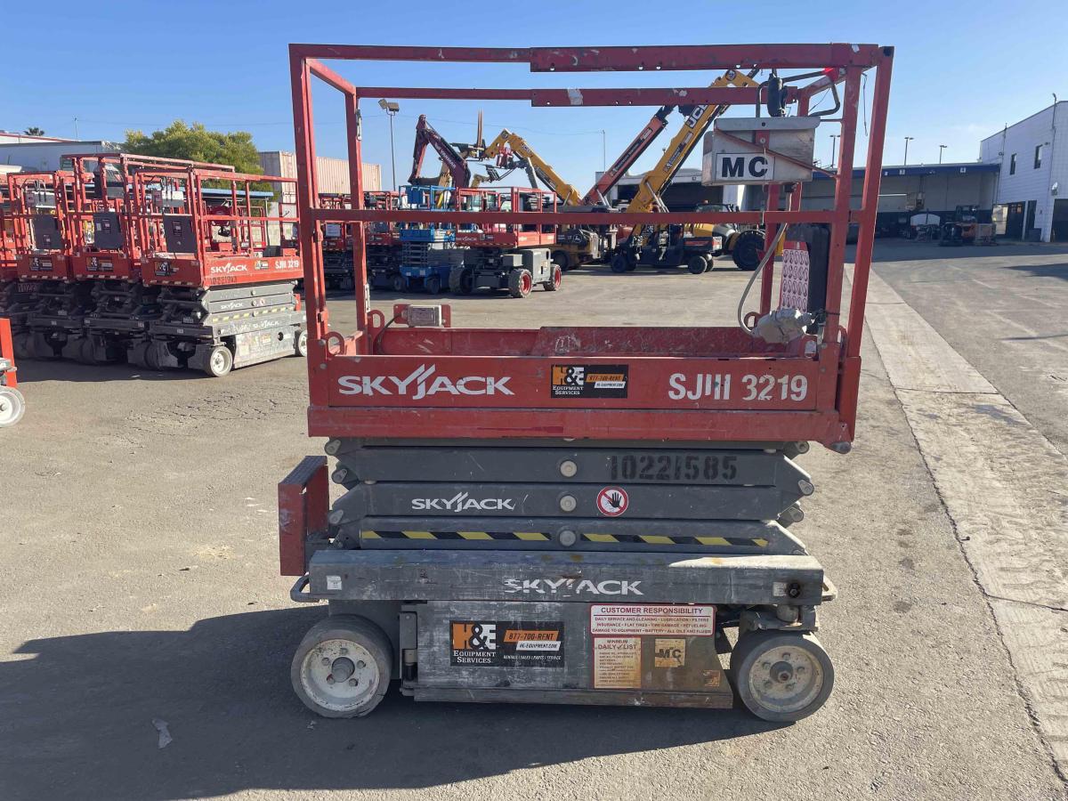 2017 Skyjack SJ3219