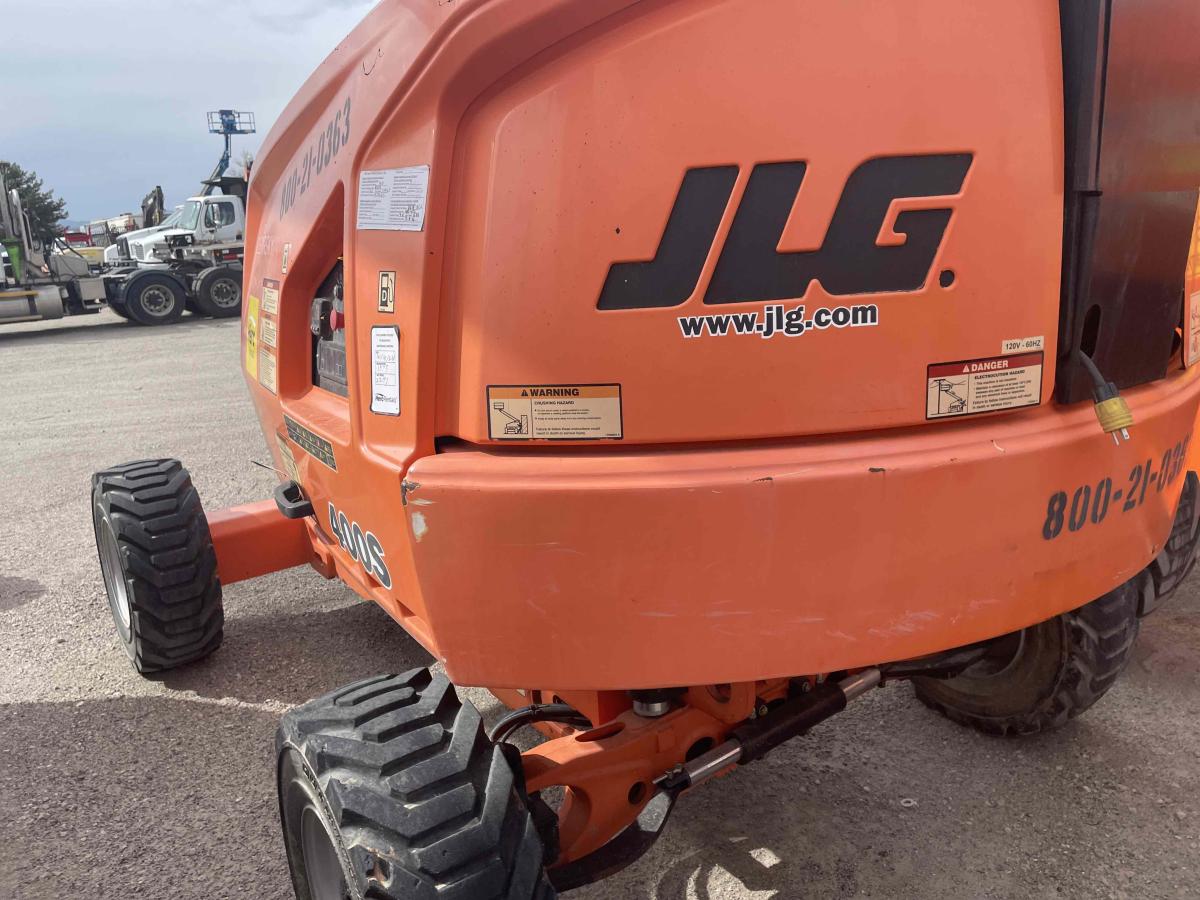2018 JLG 400S