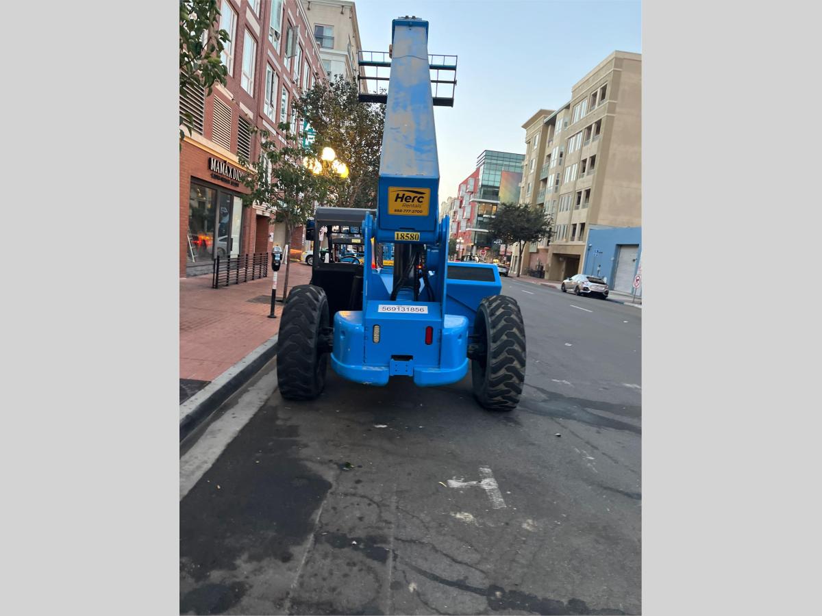 2013 Genie GTH 844