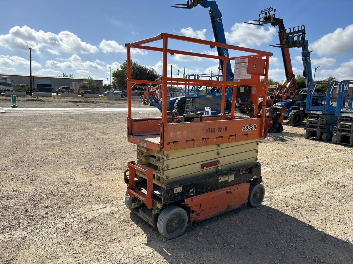 2018 JLG 1932R-3