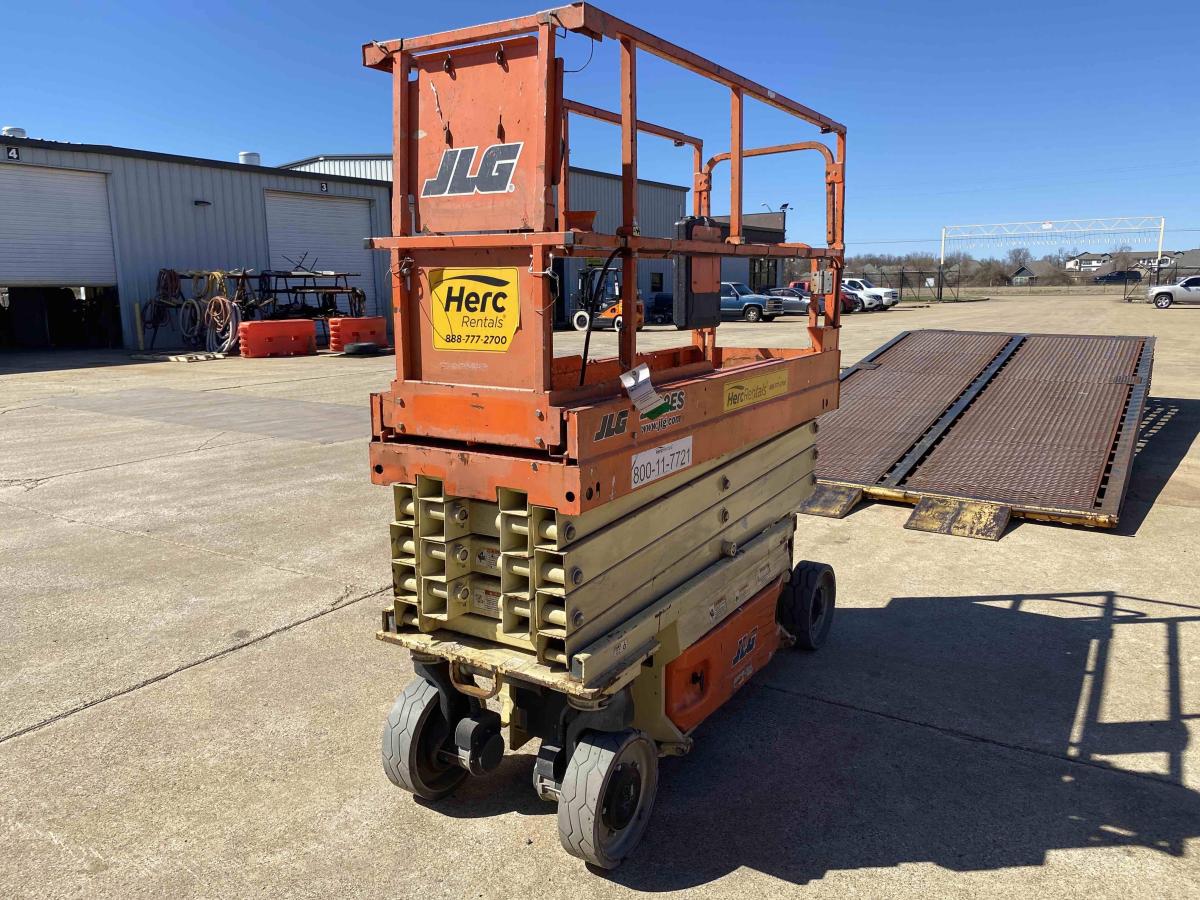 2016 JLG 2632ES