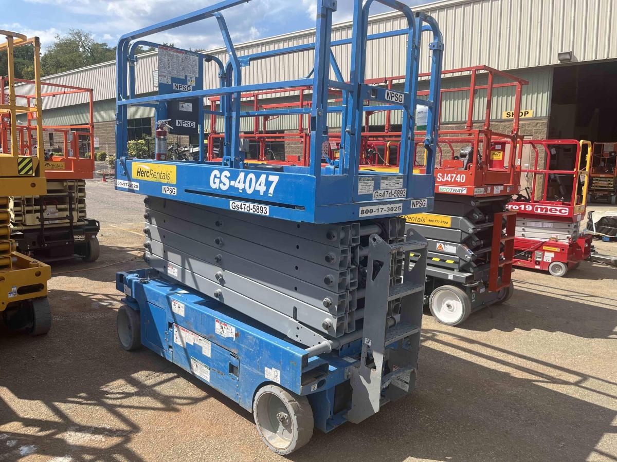 2017 Genie GS-4047