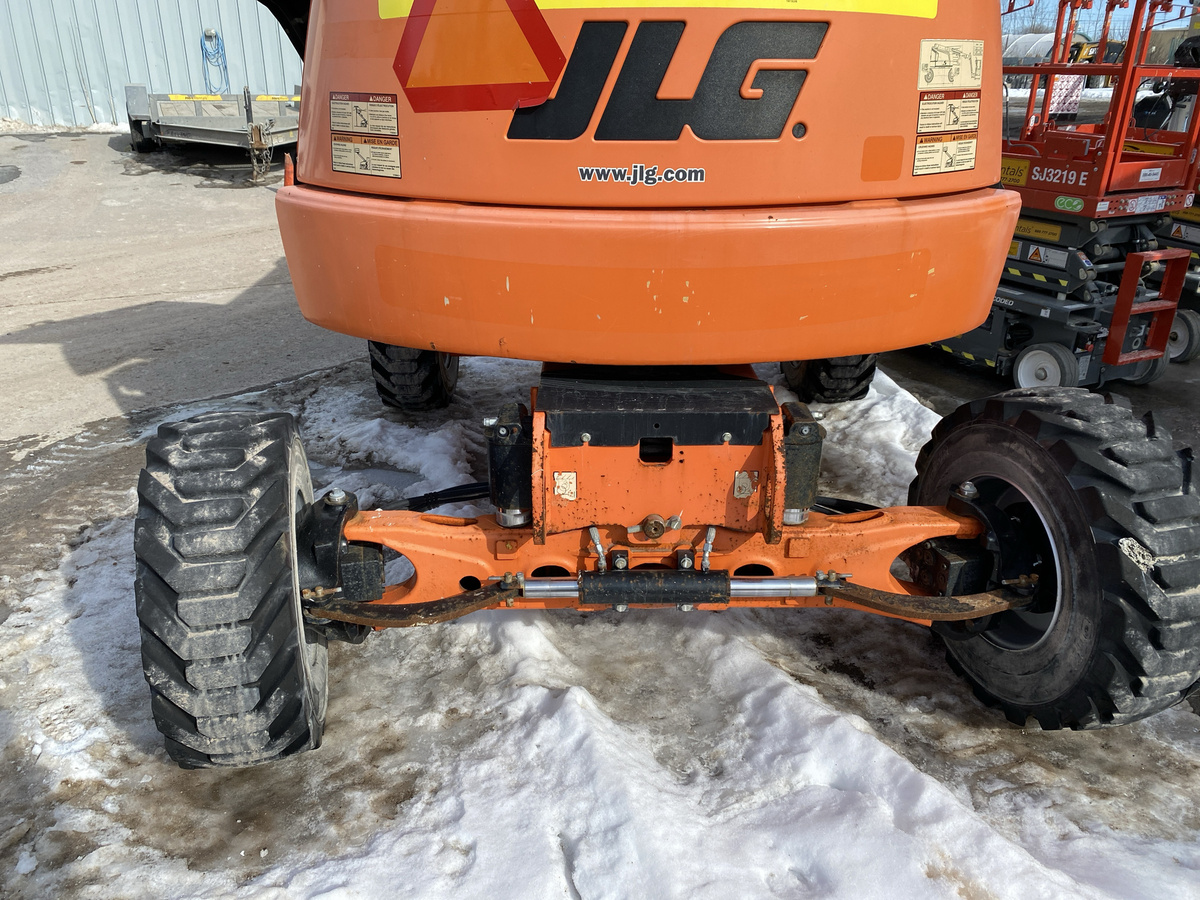 2017 JLG 450AJ-12