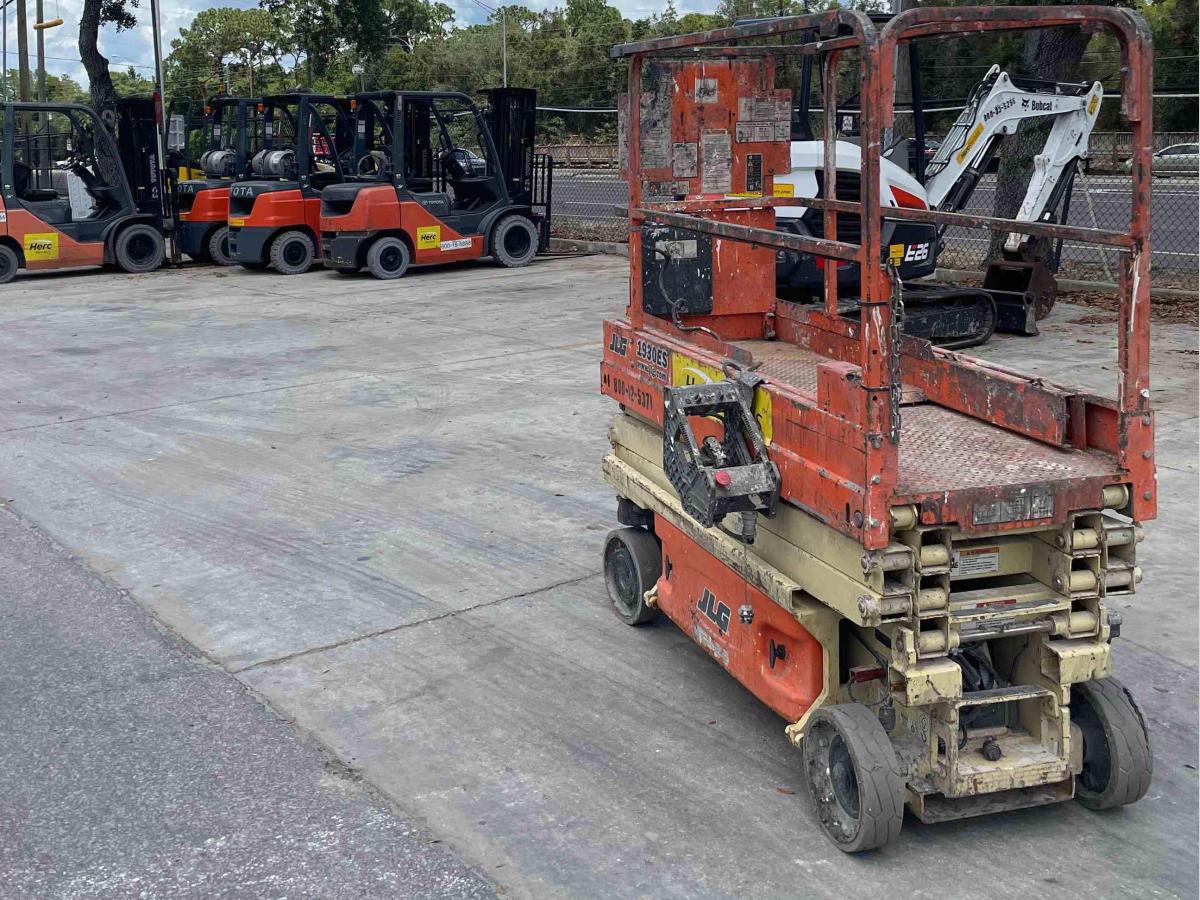 2016 JLG 1930ES