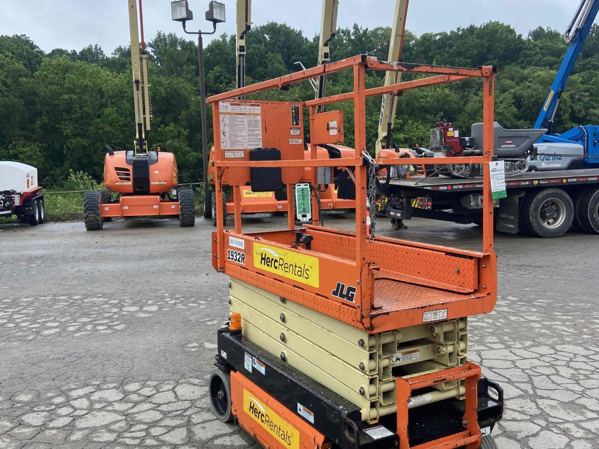 2018 JLG 1932R