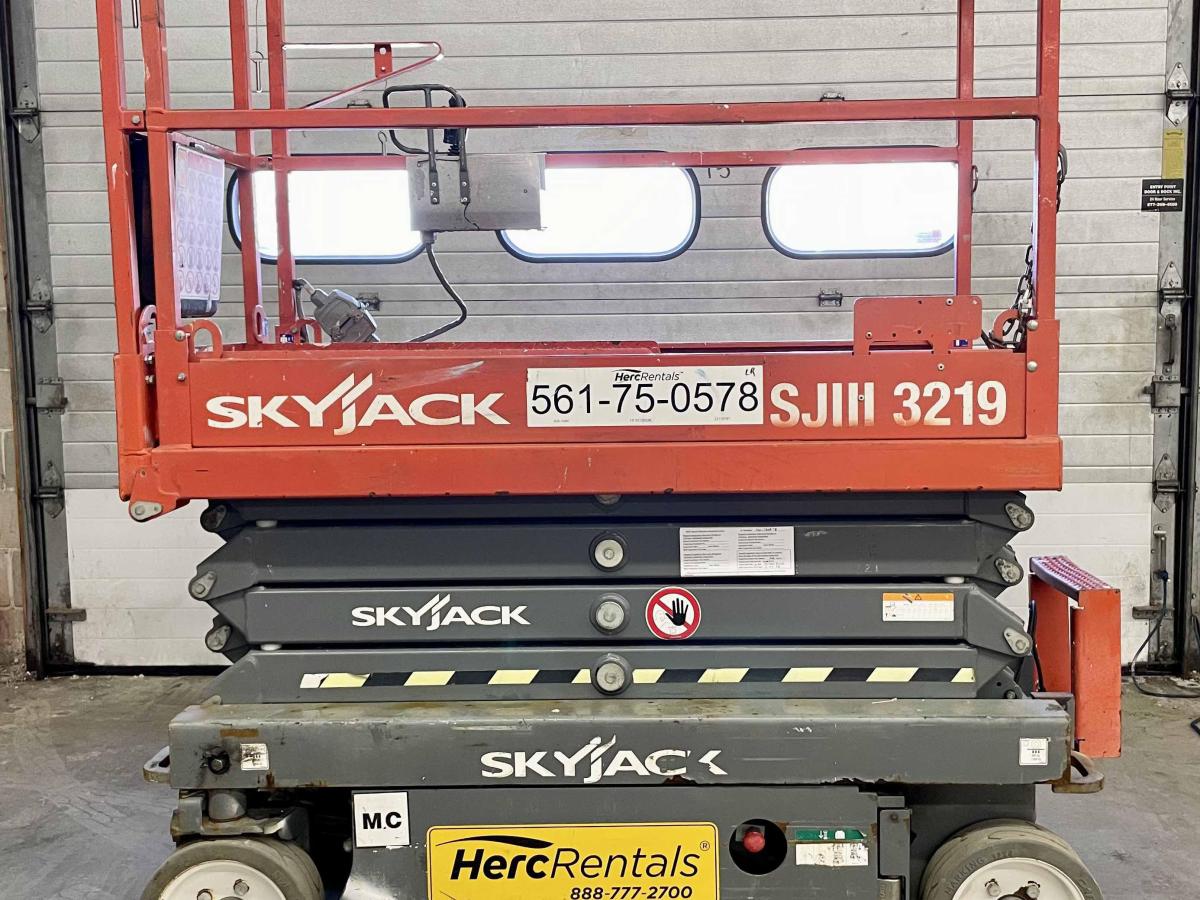 2017 Skyjack SJ3219