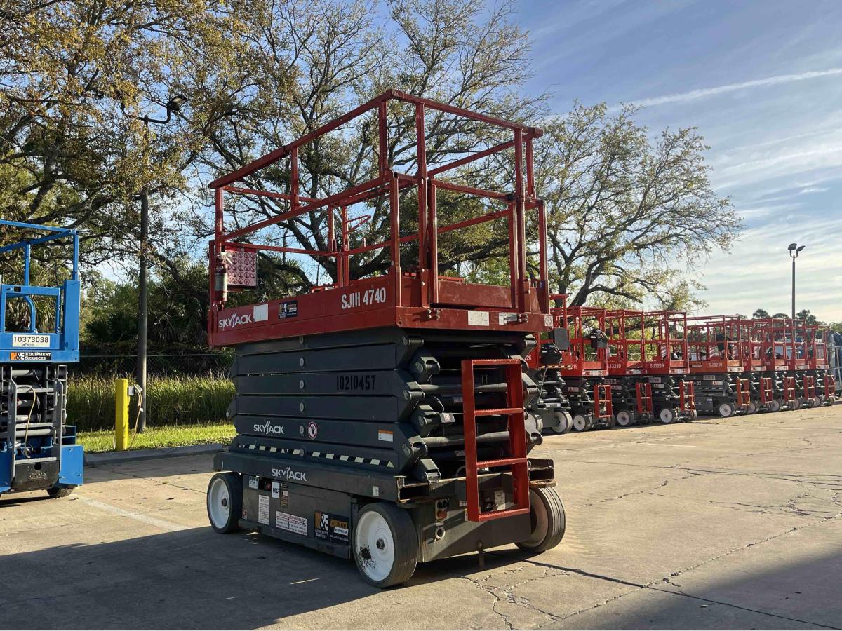 2017 Skyjack SJ4740