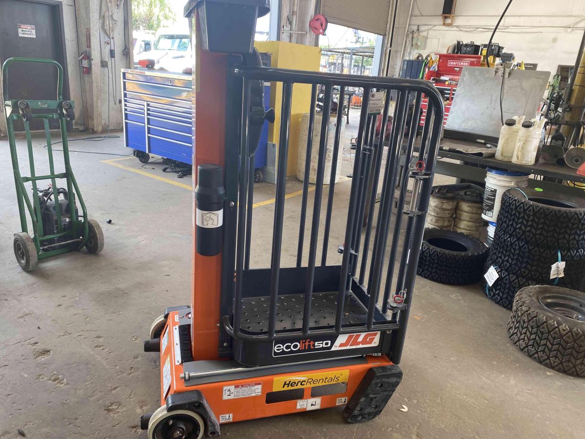 2023 JLG EcoLift 50