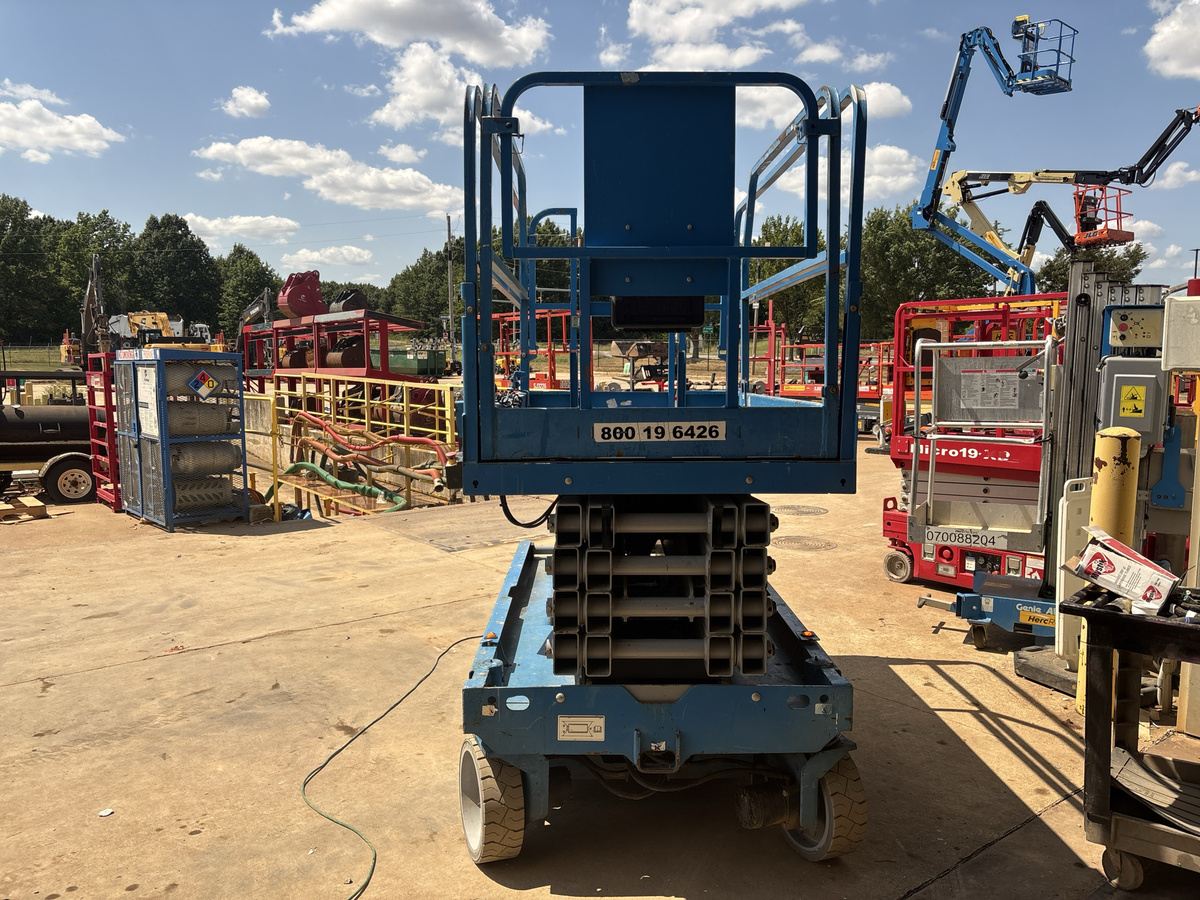 2018 Genie GS-3246
