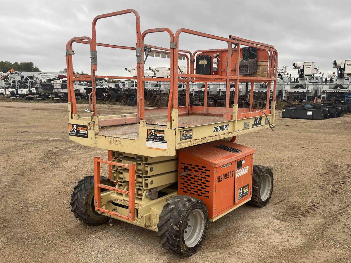 2017 JLG 260MRT-6