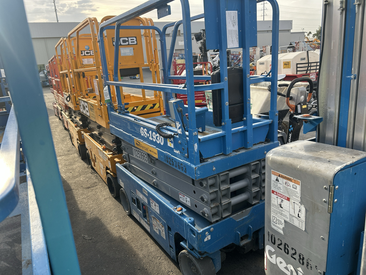 2018 Genie GS-1930