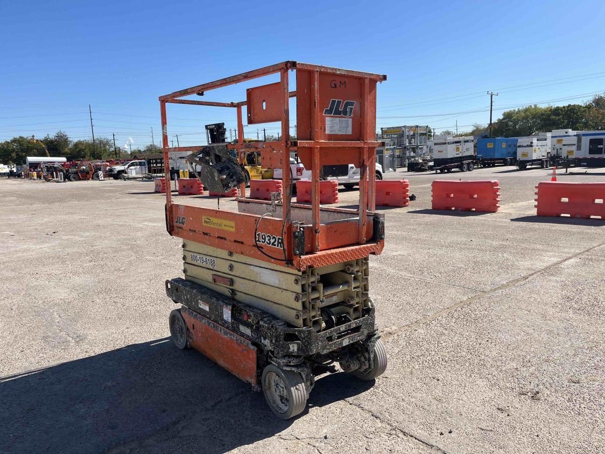 2018 JLG 1932R