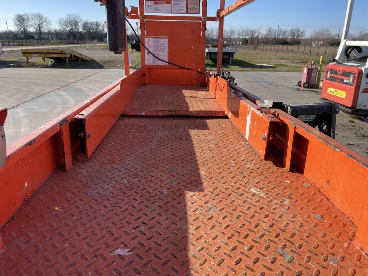 2018 JLG 2632ES