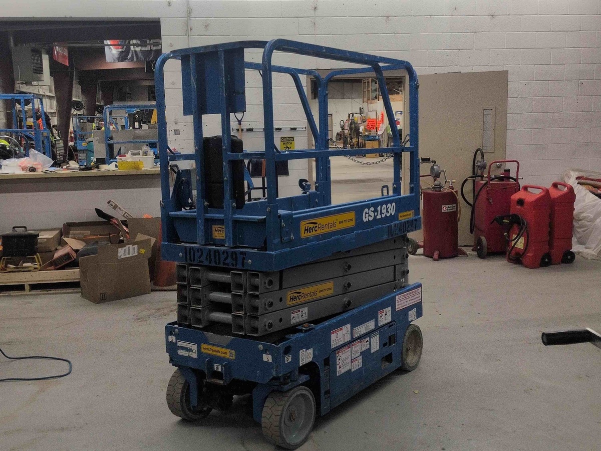 2018 Genie GS-1930