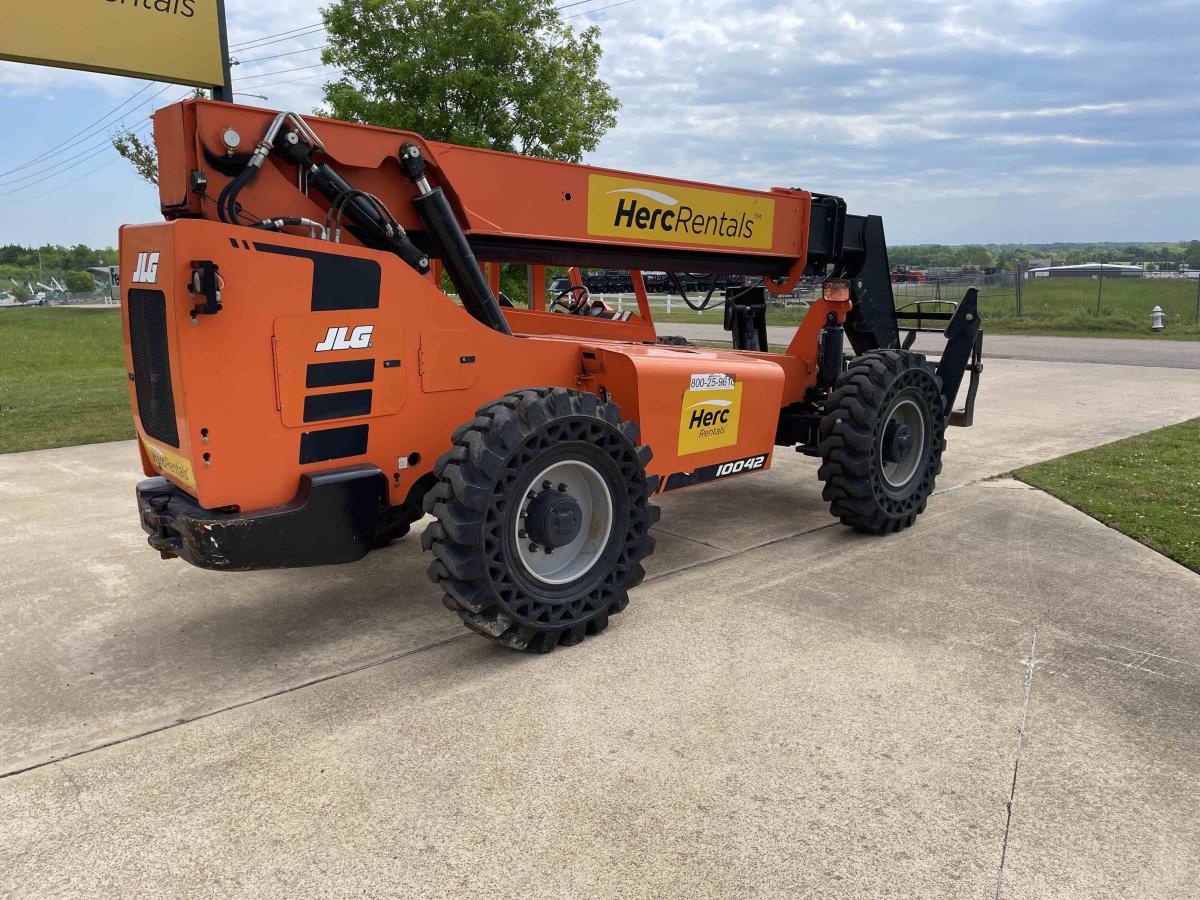 2019 SkyTrak 10042