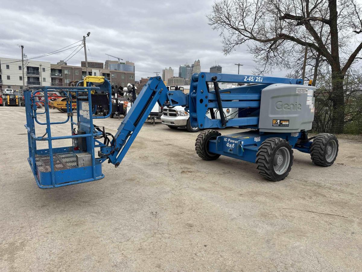 2017 Genie Z-45/25 RT