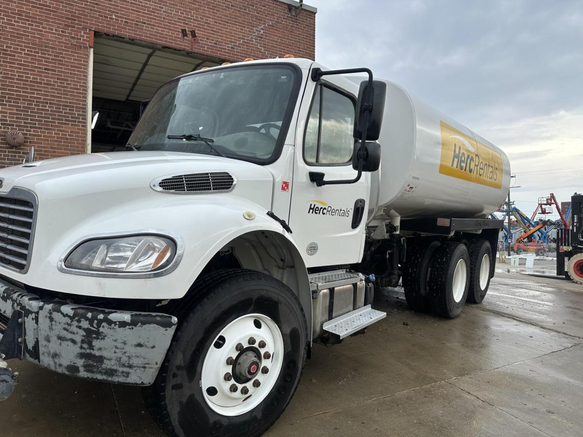 2020 Freightliner M2106