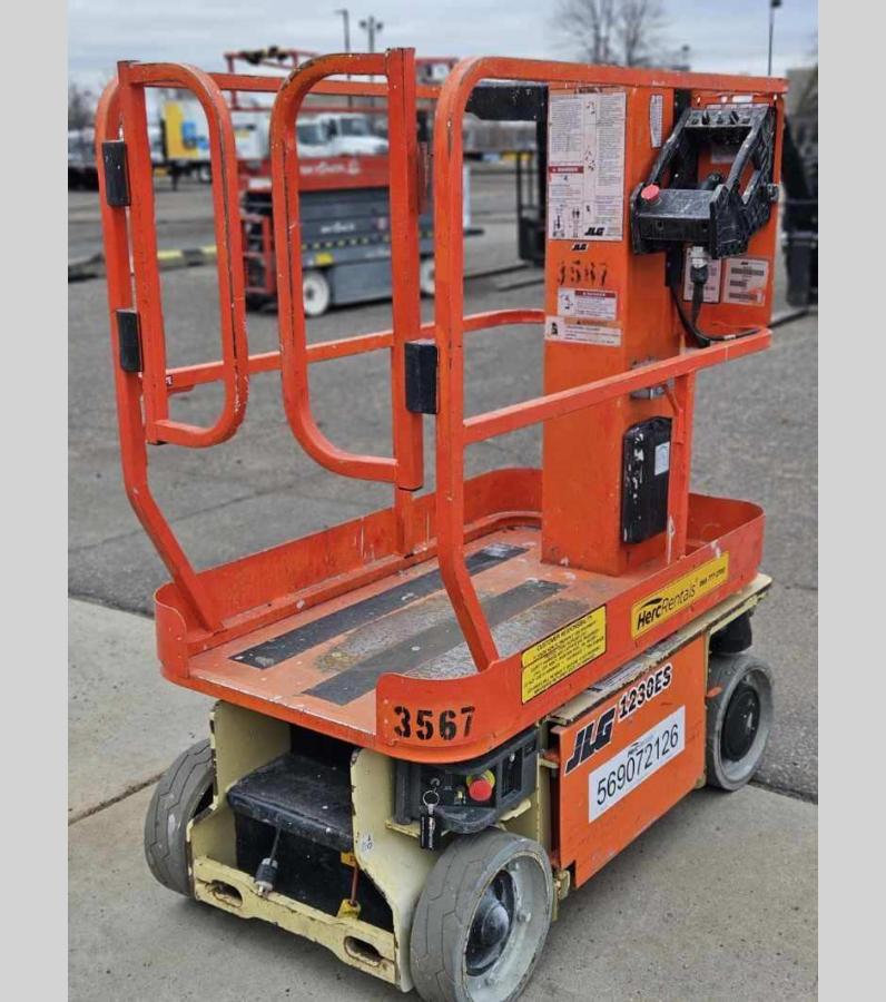 2015 JLG 1230ES