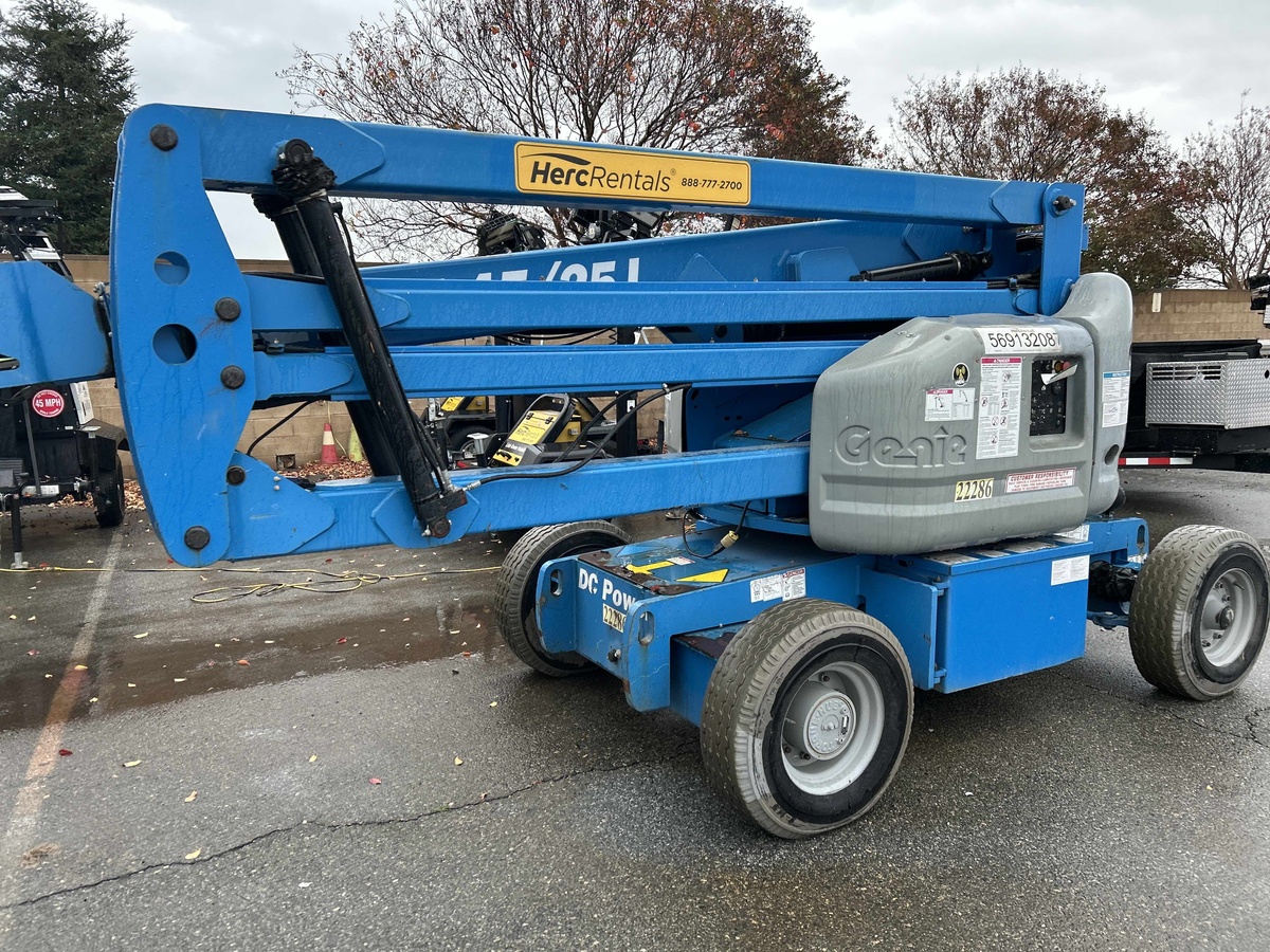 2017 Genie Z-45/25-4