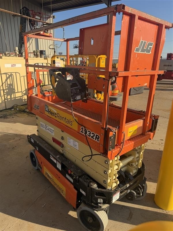 2019 JLG 1932R