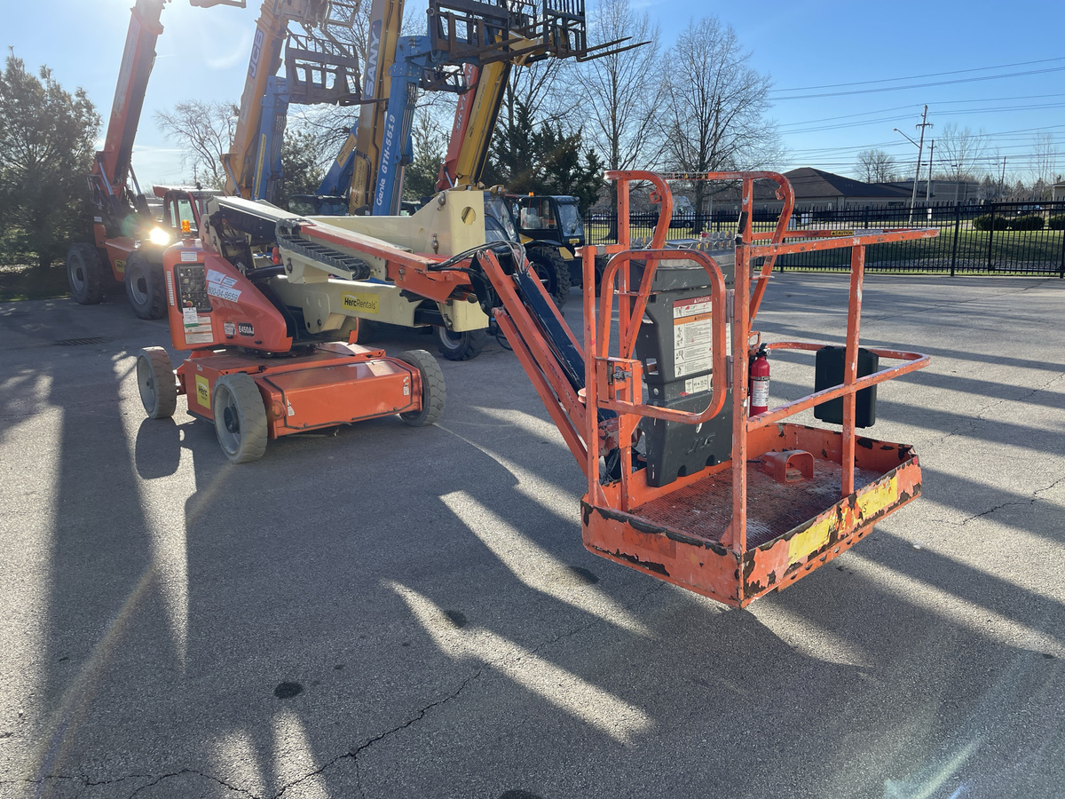 2015 JLG E450AJ-2