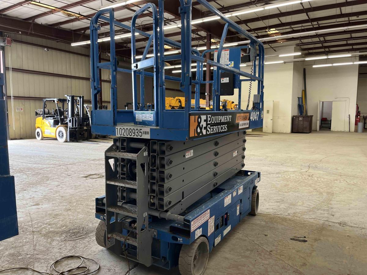 2017 Genie GS-4047