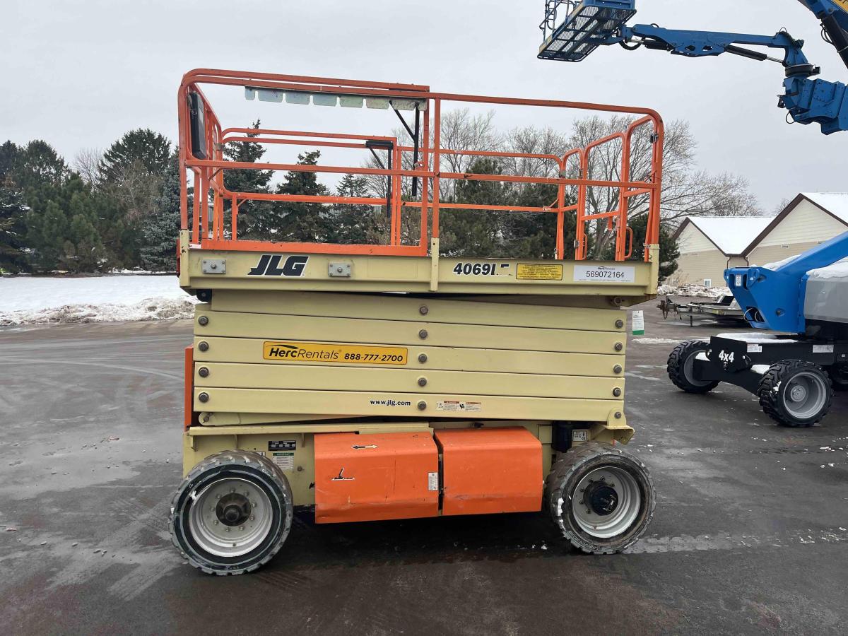 2015 JLG 4069LE